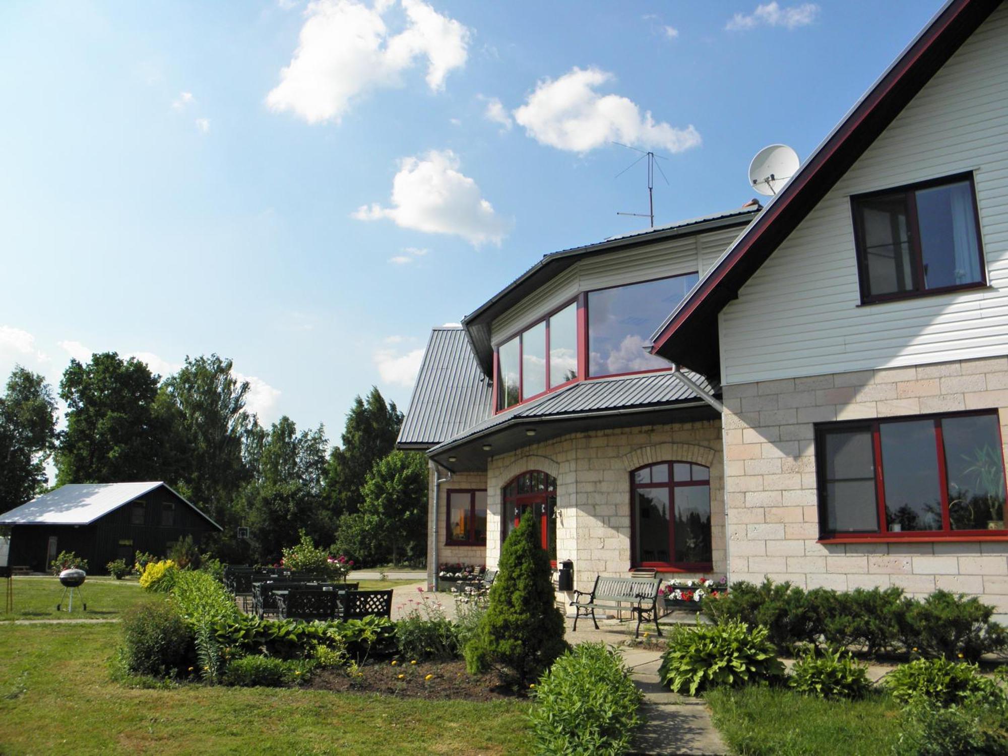 Radi Hotel Brocēni Exterior foto